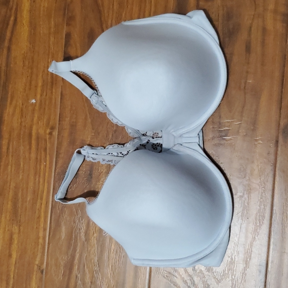 Victoria's Secret Lined Demi front clasp Bra 36DDD..